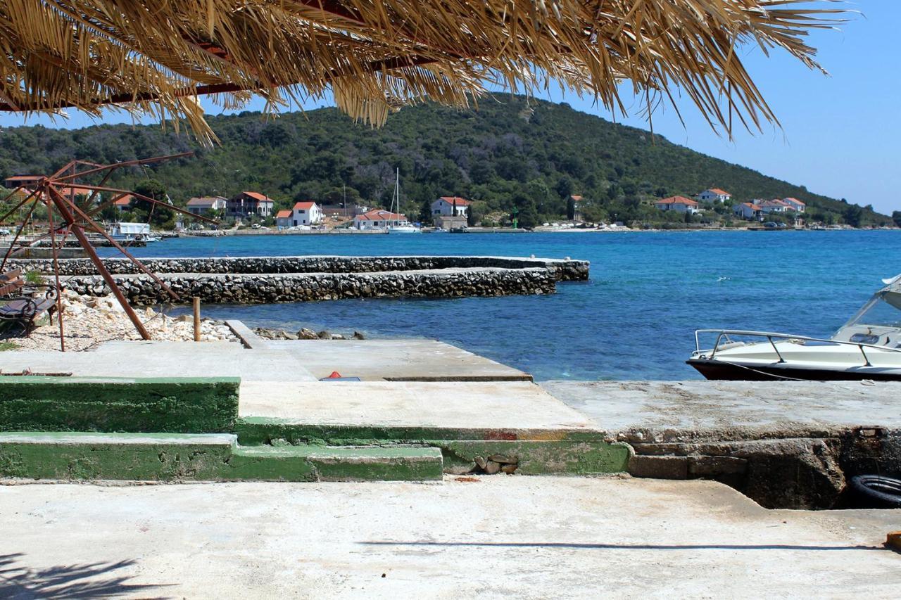 Apartments By The Sea Brgulje, Molat - 6241 ภายนอก รูปภาพ