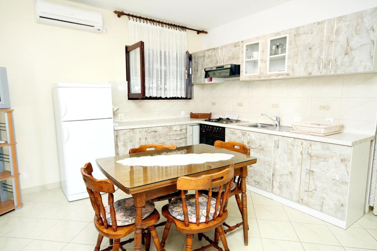 Apartments By The Sea Brgulje, Molat - 6241 ภายนอก รูปภาพ